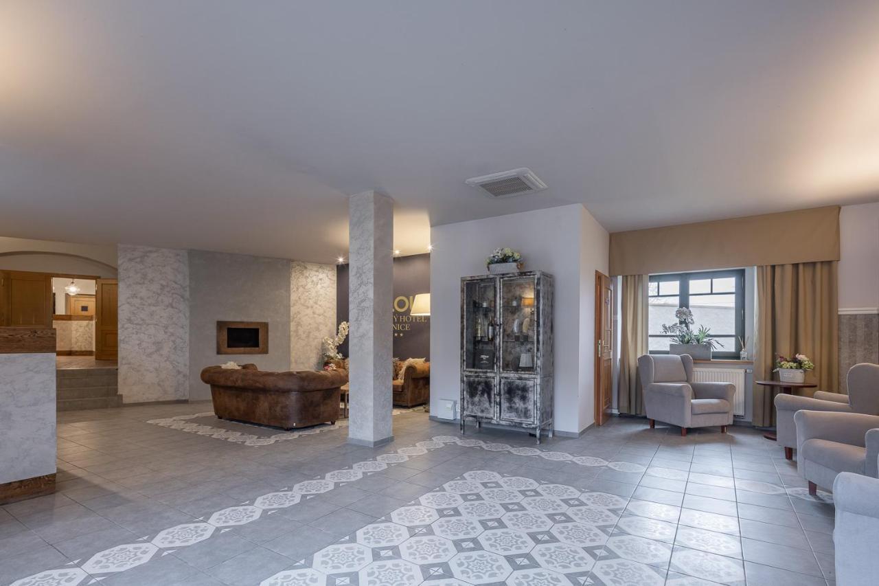 Pytloun Chateau Hotel Ctenice プラハ エクステリア 写真