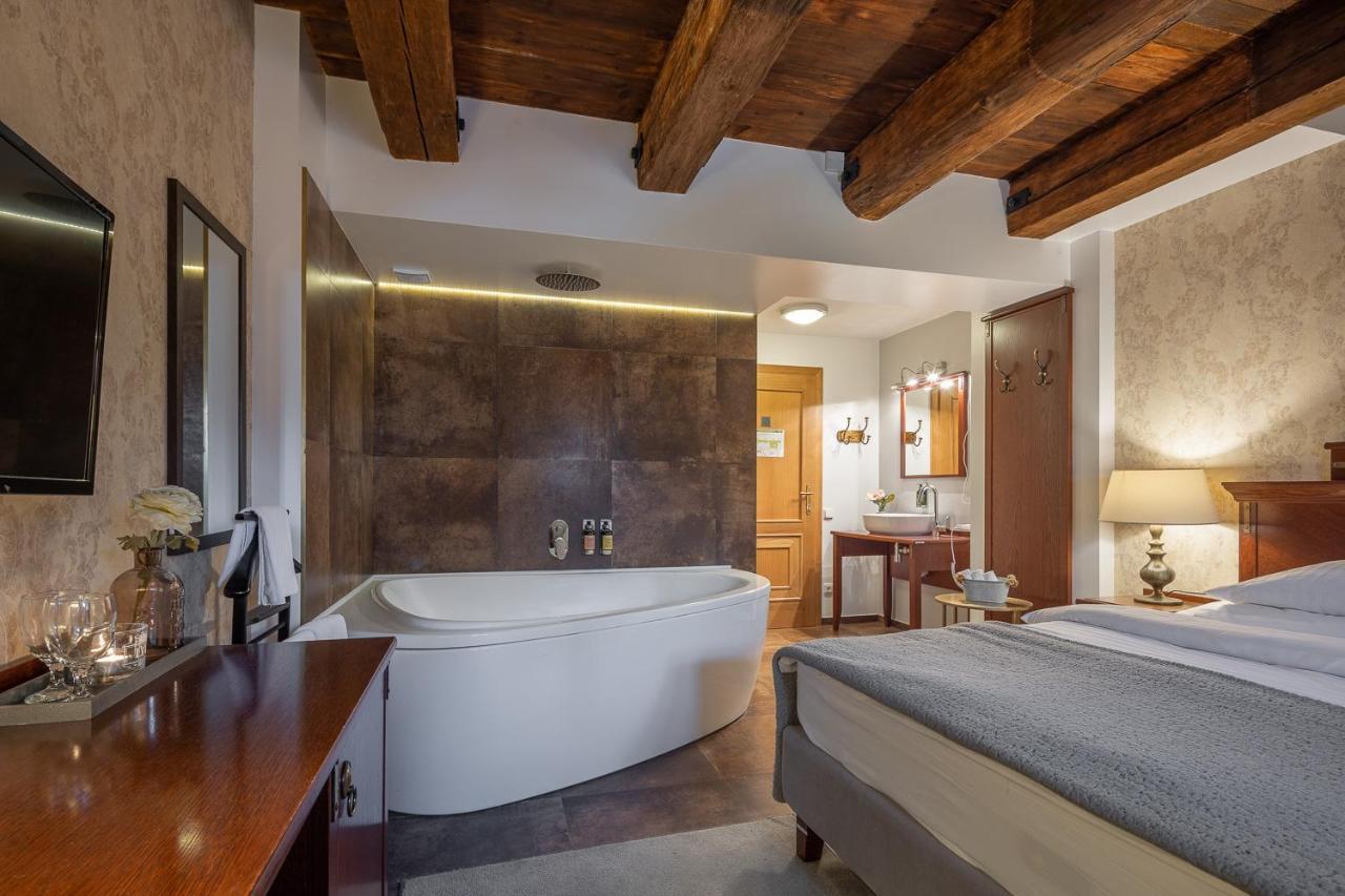 Pytloun Chateau Hotel Ctenice プラハ エクステリア 写真