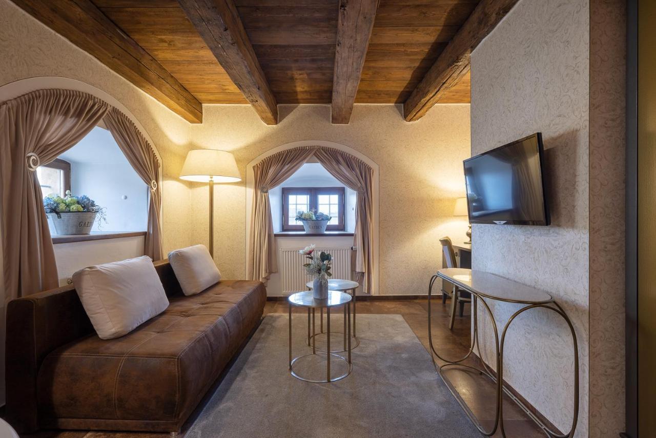 Pytloun Chateau Hotel Ctenice プラハ エクステリア 写真